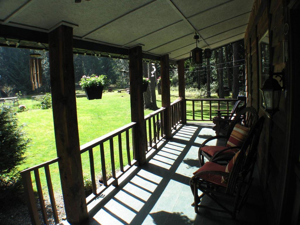 Cedar Song B&B Парксвилл Экстерьер фото